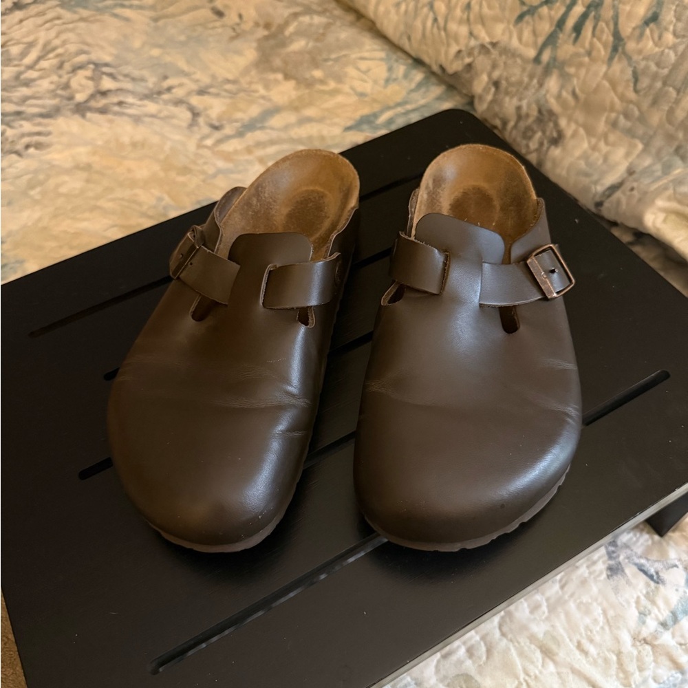 Birkenstock Brown Leather Boston slip-on clogs in very good used condition.